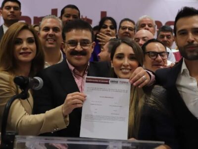 Carlos Lomelí se registra en proceso de Morena para buscar la gubernatura de Jalisco