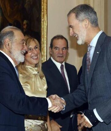 El Rey de España entrega el Premio Enrique V. Iglesias a Carlos Slim por su contribución al crecimiento de Iberoamérica