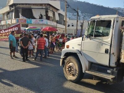 Damnificados de Acapulco protestan por falta de apoyos de Bienestar