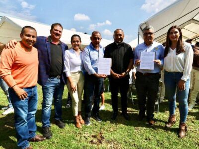 Entregan apoyos de programas sociales en el municipio de Ocotlán