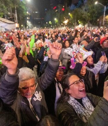 En Reforma, Rubén Blades prendió a 120 mil personas que recibieron 2024