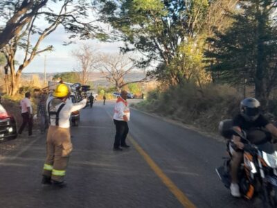 Volcadura de camión en Chiapas deja 23 migrantes guatemaltecos heridos