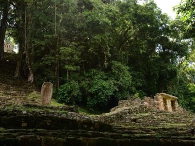 Ingresan turistas a zona arqueológica de Yaxchilán tras cierre por inseguridad