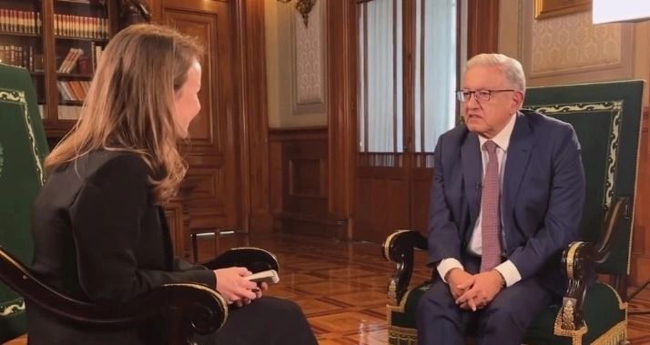 TEPJF desecha orden de INE que pedía a AMLO eliminar entrevista con periodista rusa