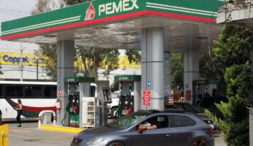 Pemex: baja la deuda y crece la producción de gasolina y diésel