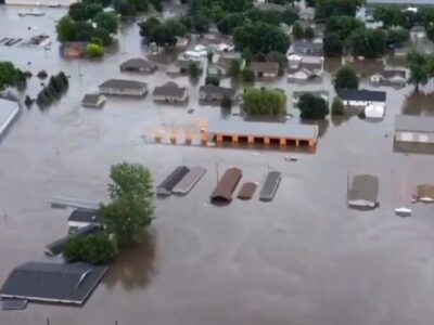 Evacuaciones por inundaciones en Iowa, EU