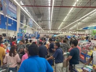 Habitantes realizan compras de pánico en QR por huracán “Beryl”
