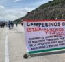 Campesinos vuelven a bloquear autopista Arco Norte por falta de pagos